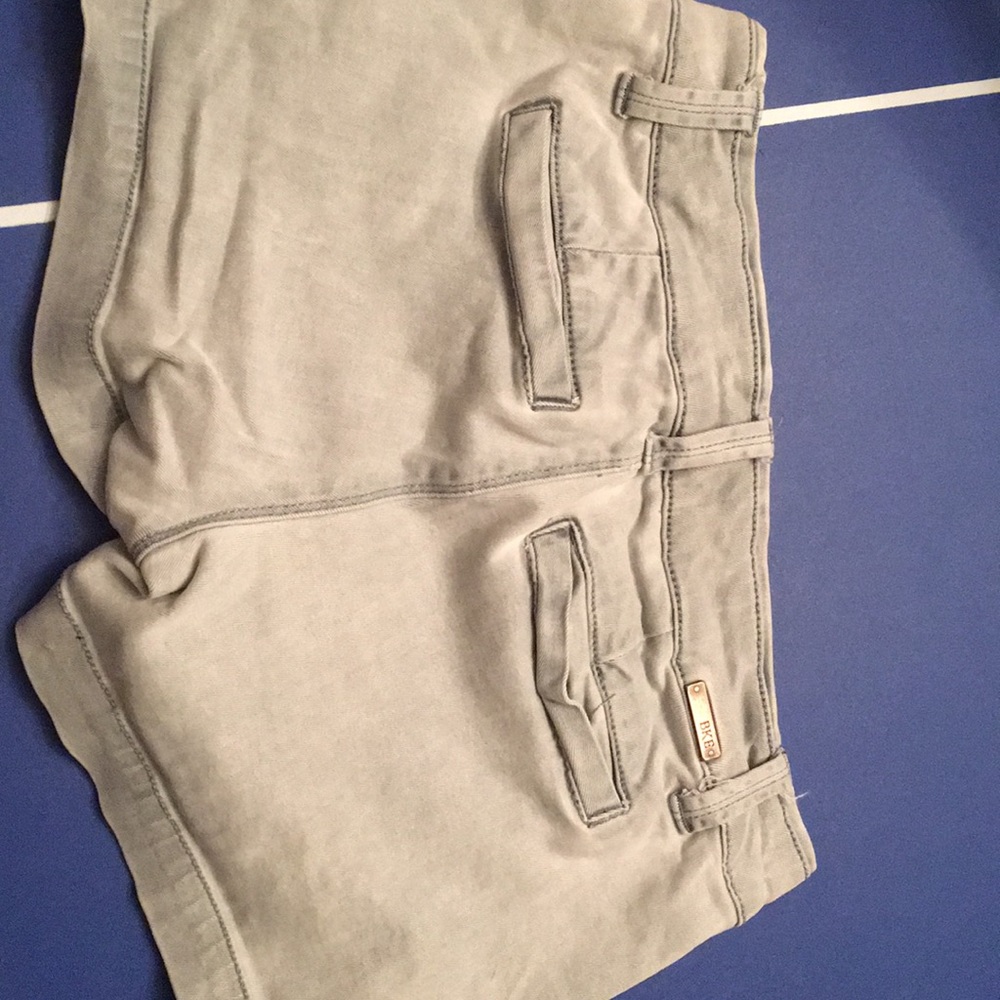 Shorts - Picture 2 of 3